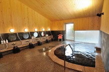 天然温泉　コミュニテイ内にある天然温泉施設は住人の方は自由に利用できます