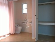 居室④トイレ付き居室：クローゼット大きめです！