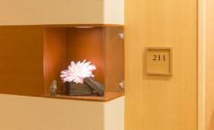 思い出の品を飾っておけるメモリアルボックスを玄関に標準装備。